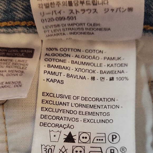 Levi's 501 Button Fly Distressed Denim Shorts - Picture 6 of 8